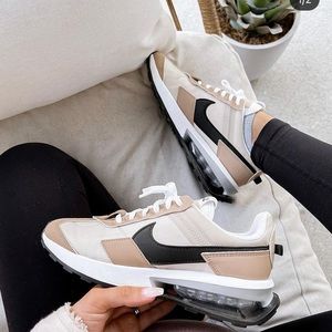 Women’s Nike Air Max Pre Day